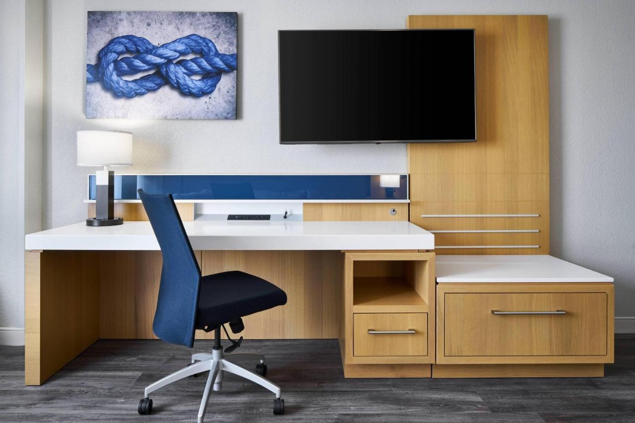 Delta Hotels By Marriott Norfolk Airport Екстер'єр фото