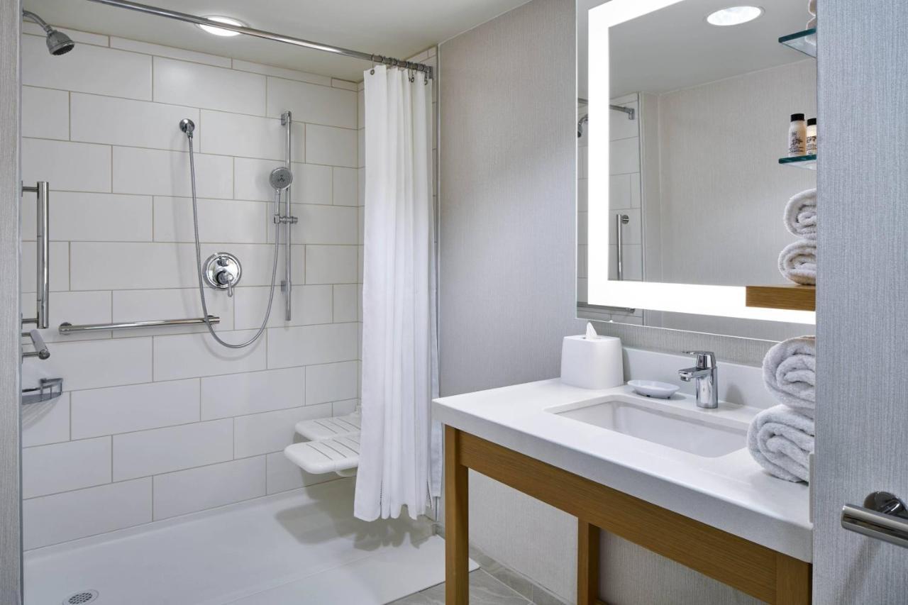 Delta Hotels By Marriott Norfolk Airport Екстер'єр фото