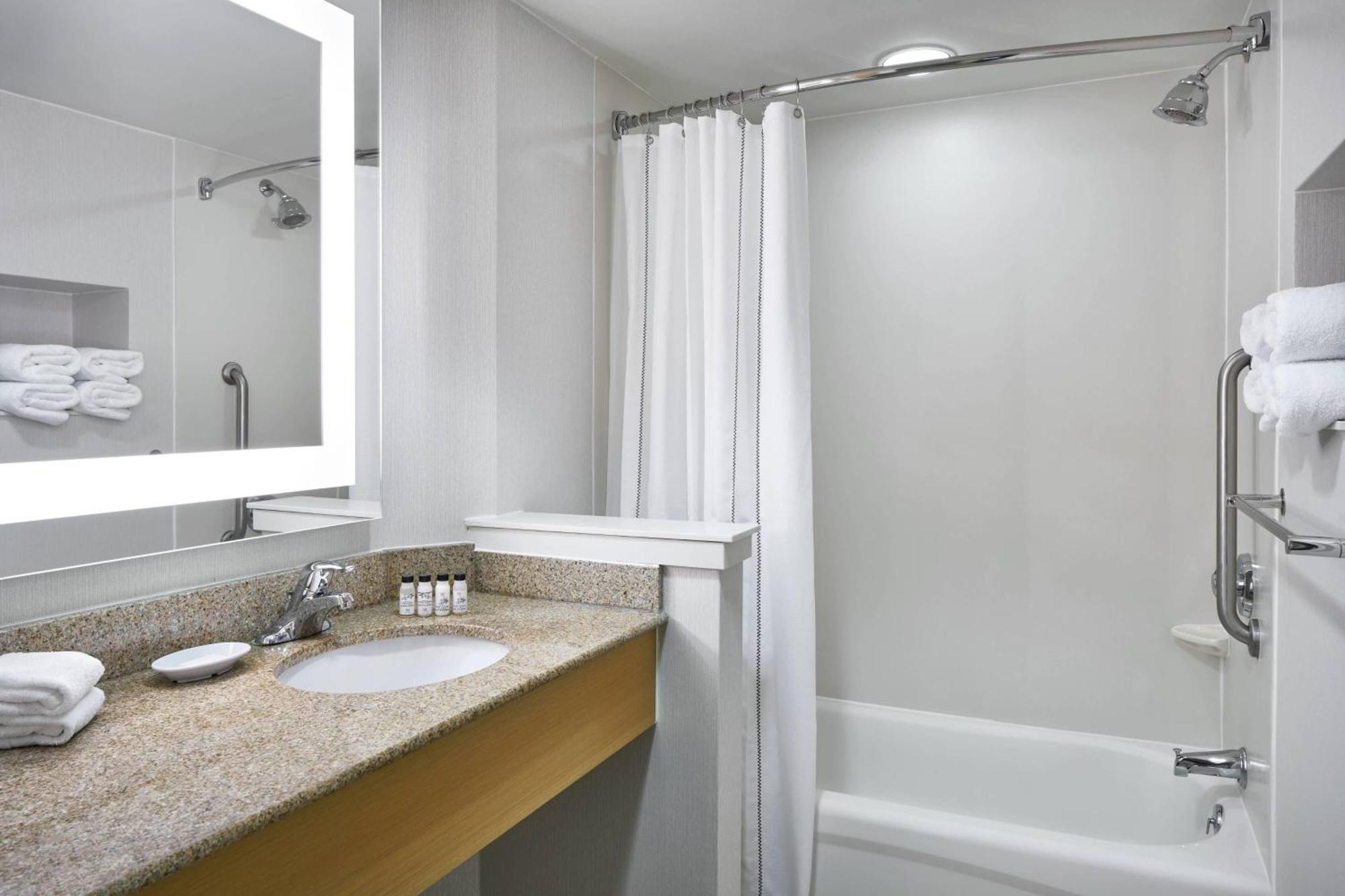 Delta Hotels By Marriott Norfolk Airport Екстер'єр фото